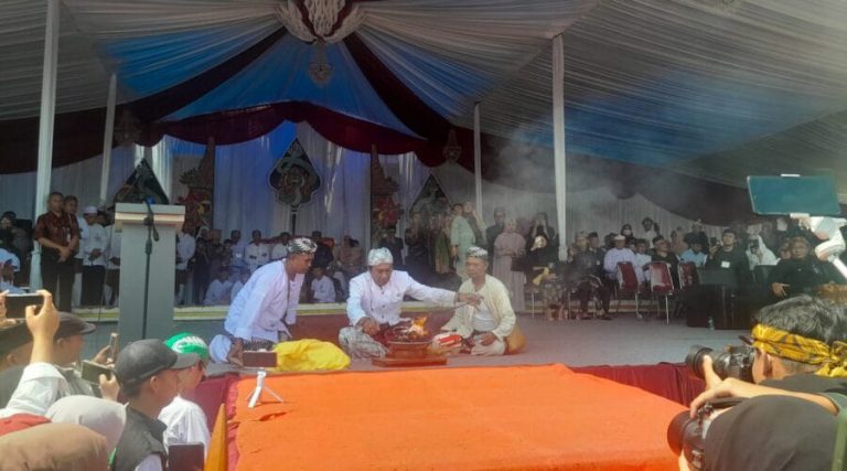 Upacara Adat Nyangku di Kecamatan Panjalu: Menghormati Sejarah dan Masyarakat