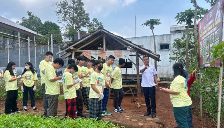 Kunjungan Edukatif Siswa SMA BPK Penabur ke Lembaga Pemasyarakatan Kelas IIB Banjar