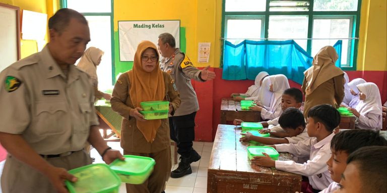 Kapolres Banjar Luncurkan Program Makan Siang untuk Siswa