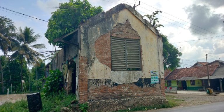 Kondisi Bekas Stasiun Cijulang Memprihatinkan
