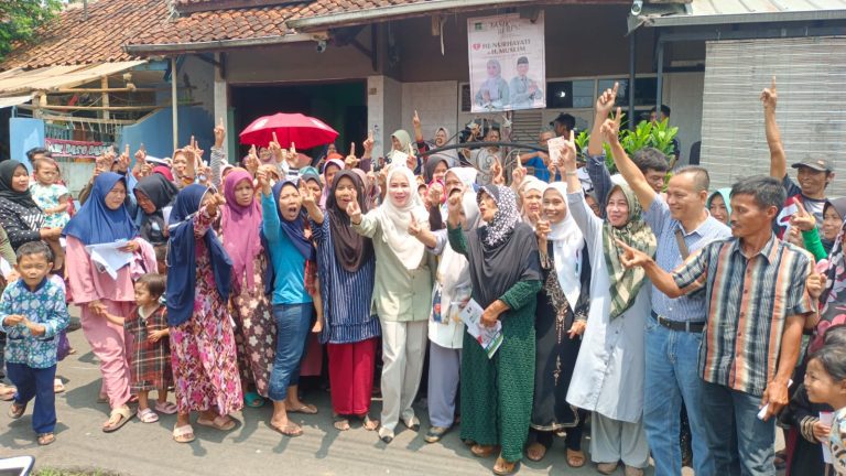 Pok Ame-Ame Nurhayati Disambut Meriah Emak-Emak Mangkubumi