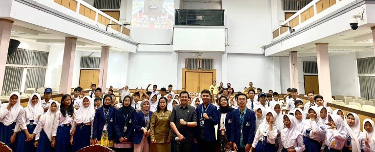 Siswa SMPN 5 Tarkid Perluas Wawasan Lewat Kunjungan DPRD