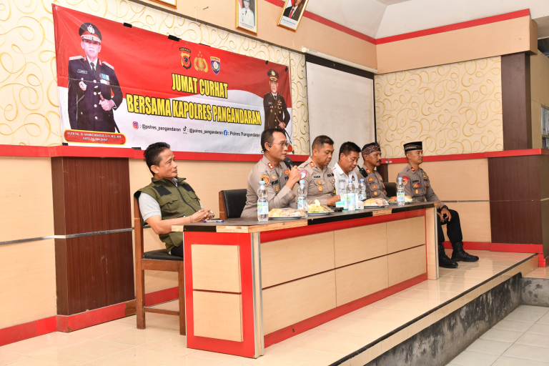 Polres Pangandaran Gelar Jumat Curhat di Desa Cimerak