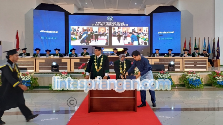 STIKes Muhammadiyah Ciamis Wisuda 381 Mahasiswa TA 2023 – 2024