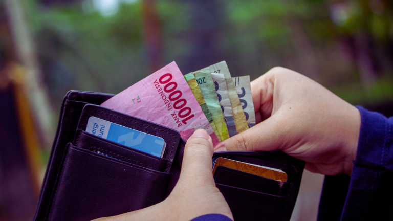 Berikut Besaran Gaji Kepala Desa dan Tunjangan yang Diterima