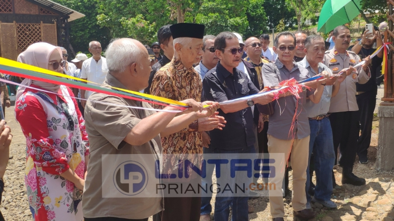 Buka Soft Opening Kolam Renang Saung Sule, Ini Harapan Ketua BP2D