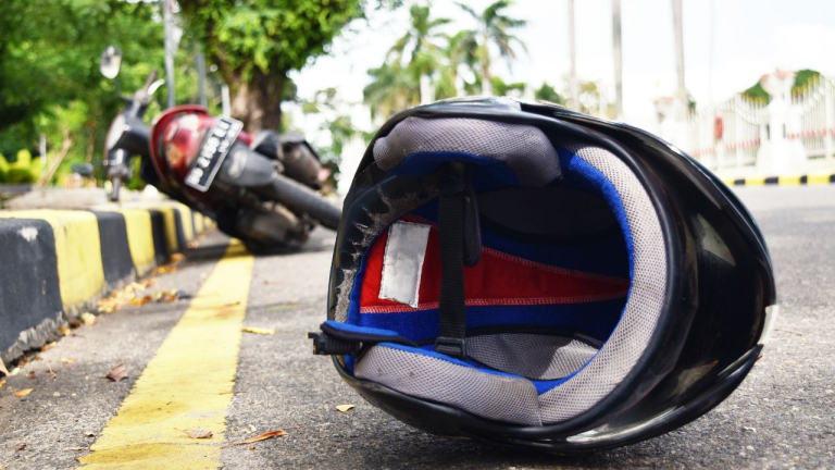 Kecelakaan di Leles Garut Hari Ini, Angkot Sampai Terbalik