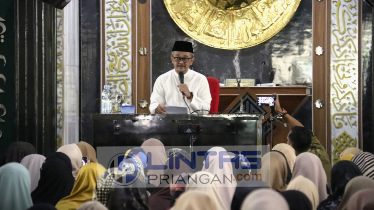 Hadiri Peringatan Isra Miraj, Budi Waluya Memohon Maaf