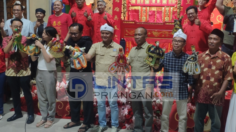 Gereja Katolik Santo Yohanes Ciamis Gelar Kolaborasi Pertunjukan Wayang