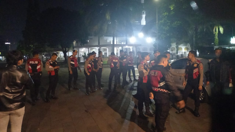Cegah Balap Liar, Polisi Bersama Tim Gabungan Di Kota Tasikmalaya Gelar Patroli Malam.