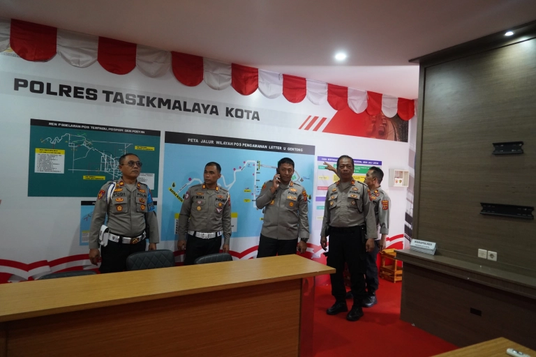 Pastikan Operasi Ketupat 2025 Berjalan Lancar, Kapolres Tasikmalaya Kota Cek Pos Pengamanan Letter U Gentong. Operasi Ketupat Polres Tasikmalaya Kota 2025