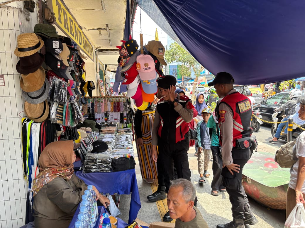 Patroli Jalan Kaki di Hz Mustofa