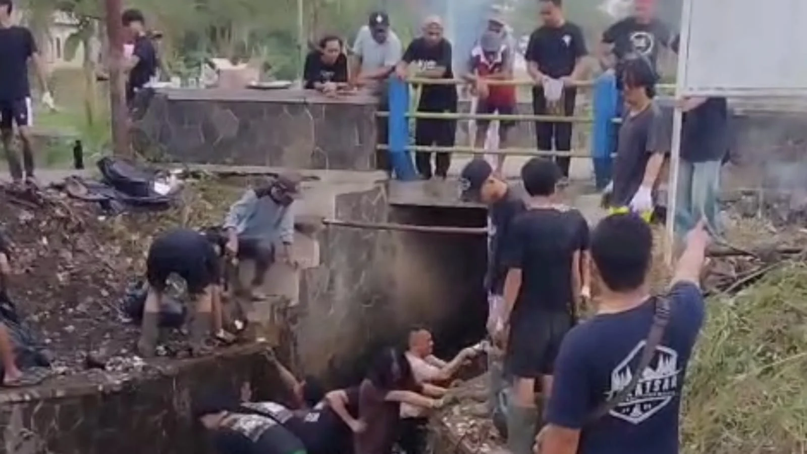Pembersihan sungai cikunten mangkubumi