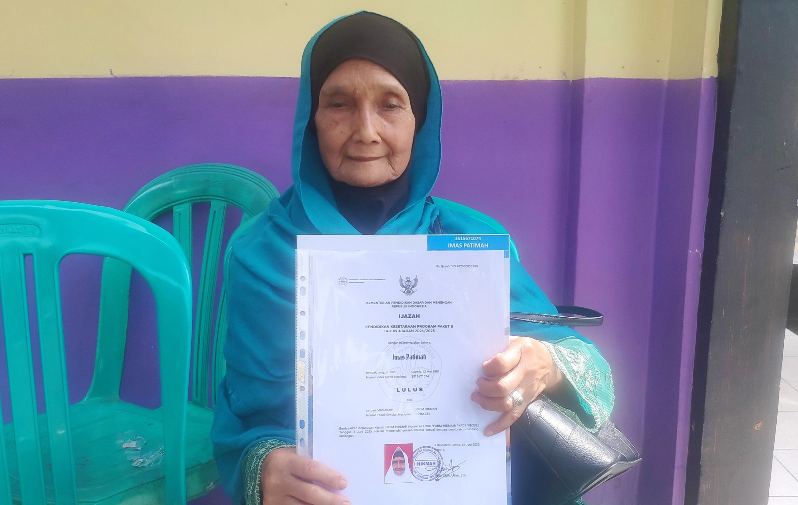Nenek di Ciamis Ijazah SMP