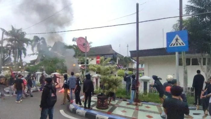 kericuhan DPRD Ciamis