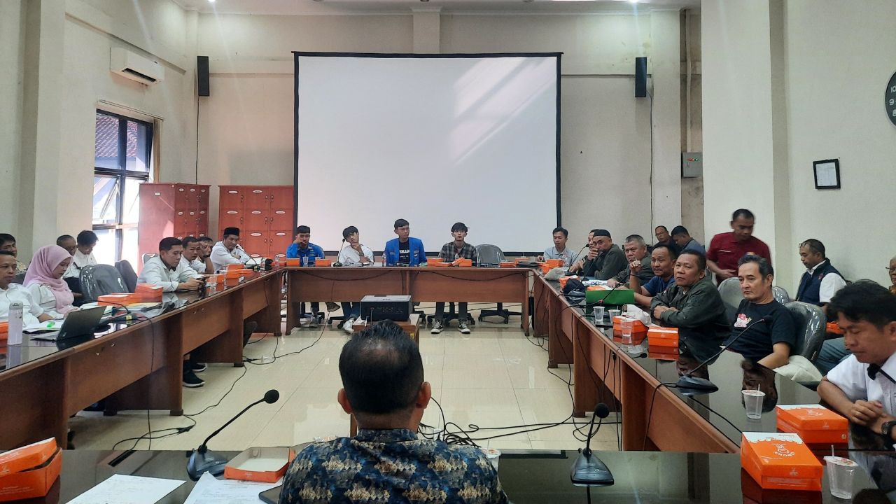 audiensi warga pasar tasikmalaya