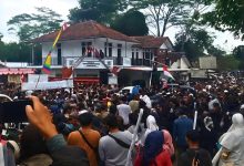 kades pasirbatang tasikmalaya dituntut mundur