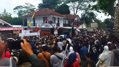 kades pasirbatang tasikmalaya dituntut mundur