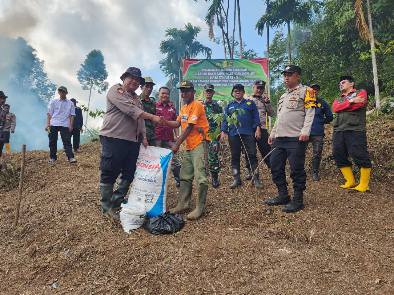 polsek puspahian tanam jagung