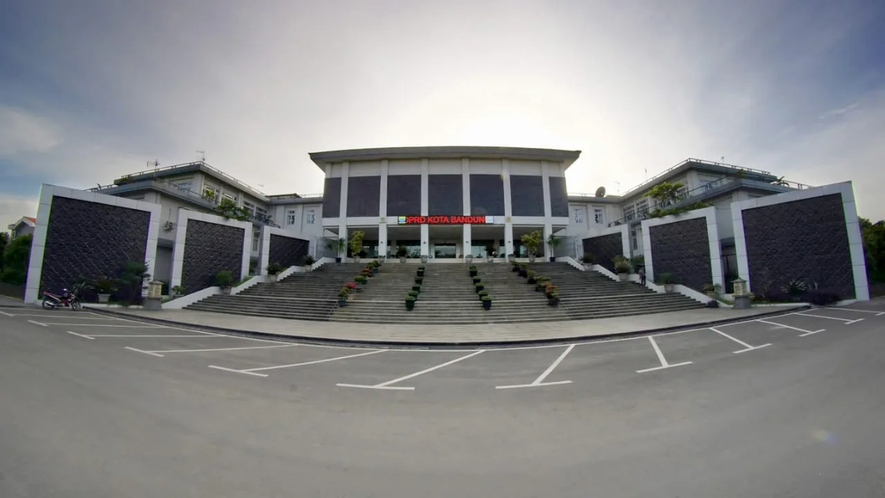 gaji dprd kota bandung