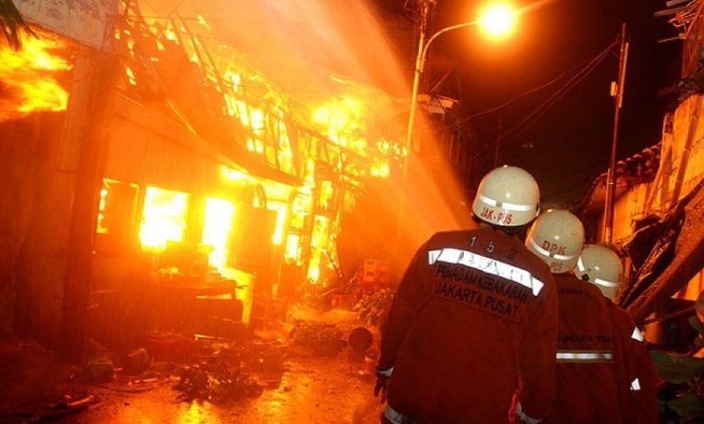 kebakaran di kemantren cirebon