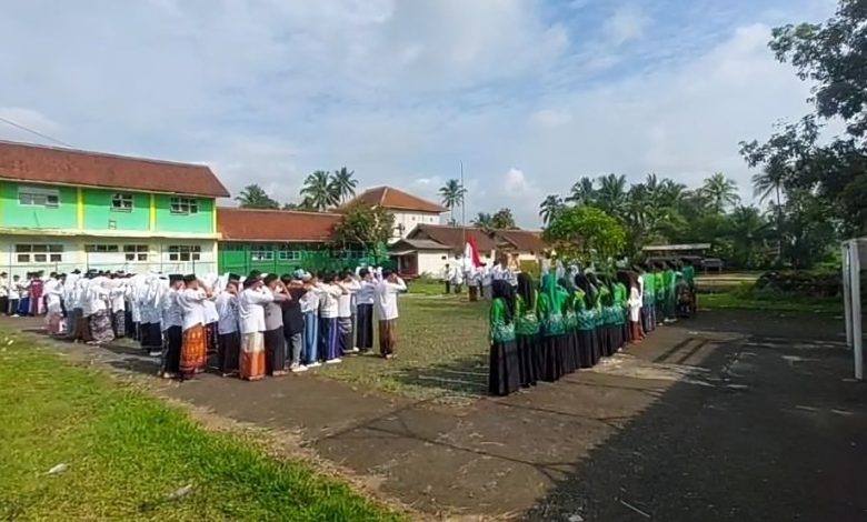 literasi regulasi di pesantren