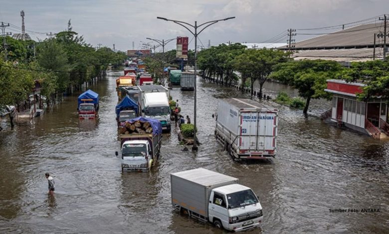Banjir Pantur Lumpuhkan Jalan Nasional