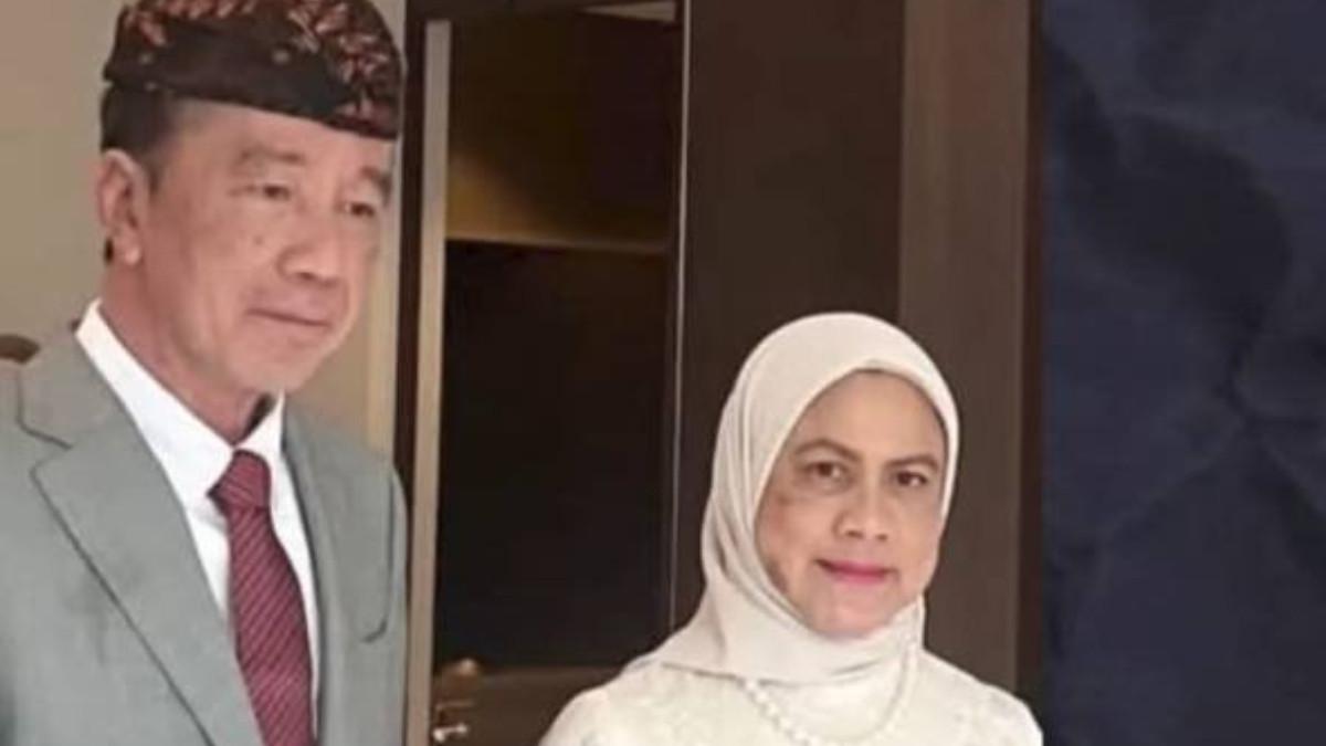 Foto Terbaru Jokowi ada yang aneh