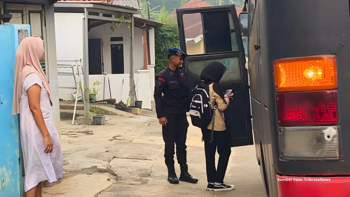 Polisi Antar-Jemput Siswa Gratis