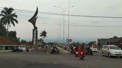 kerasukan jb lanud tumbal 30 kepala - kesurupan