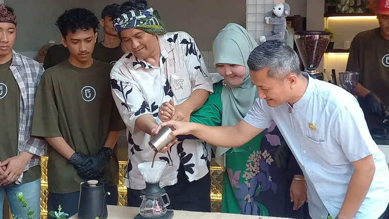 Fortes Cafe Tasikmalaya Dibuka, Dicky Chandra: Ini Semangat Ekonomi Kreatif Fortes Cafe Tasikmalaya