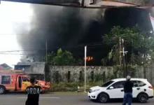 gudang barbek di mangunreja terbakar