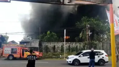 gudang barbek di mangunreja terbakar