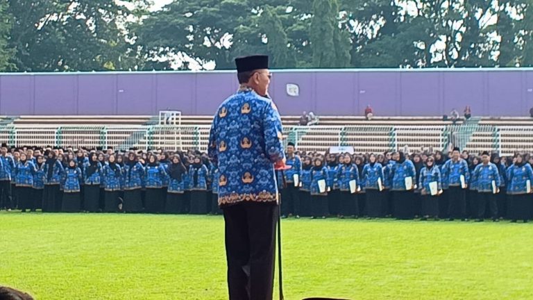 Pelantikan 3554 PPPK, Bupati Herdiat Tekankan Etika dan Keteladanan ASN