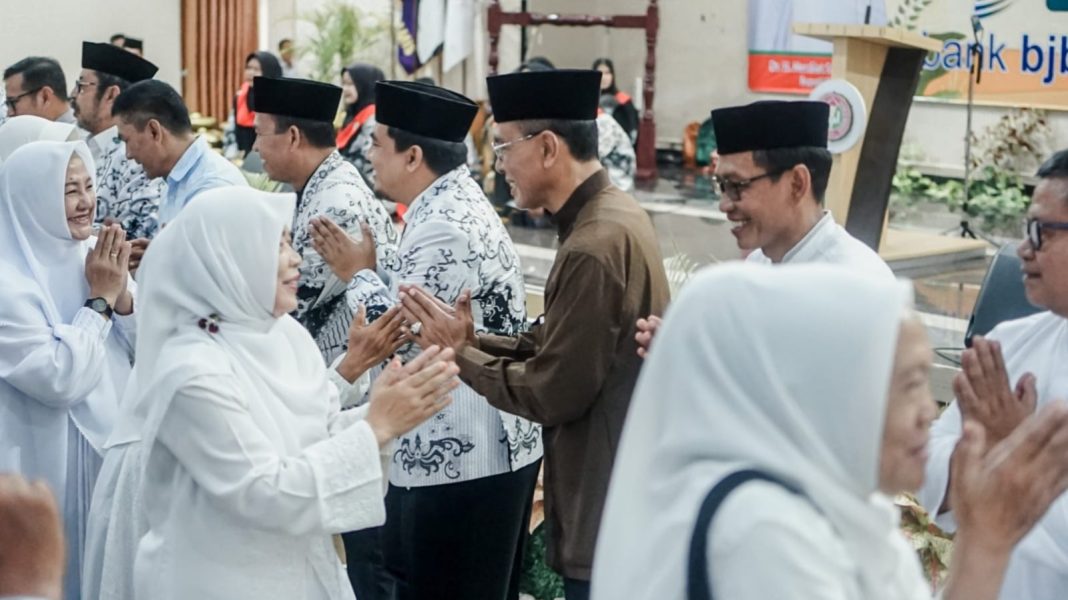 Hadiri Halal Bihalal, Bupati Ciamis: Jaga Marwah PGRI Hadiri Halal Bihalal, Bupati Ciamis: Jaga Marwah PGRI