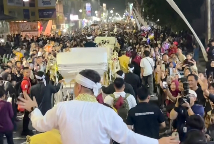 Kirab tatar Sunda karawang