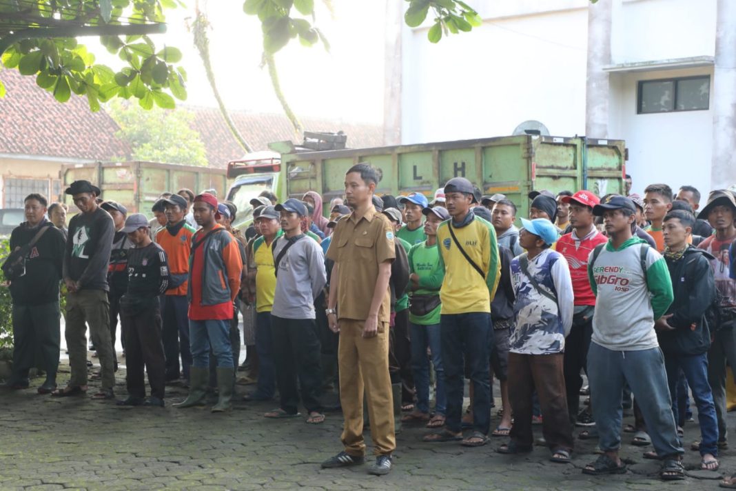 Plh Sekda Kota Tasikmalaya ditagih janji sukwan - berita tasikmalaya - lintas priangan