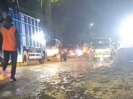 longsor salawu tasikmalaya tutup akses tasikmalaya-garut