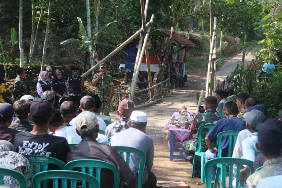 Jembatan Garuda Merah Putih Tamansari