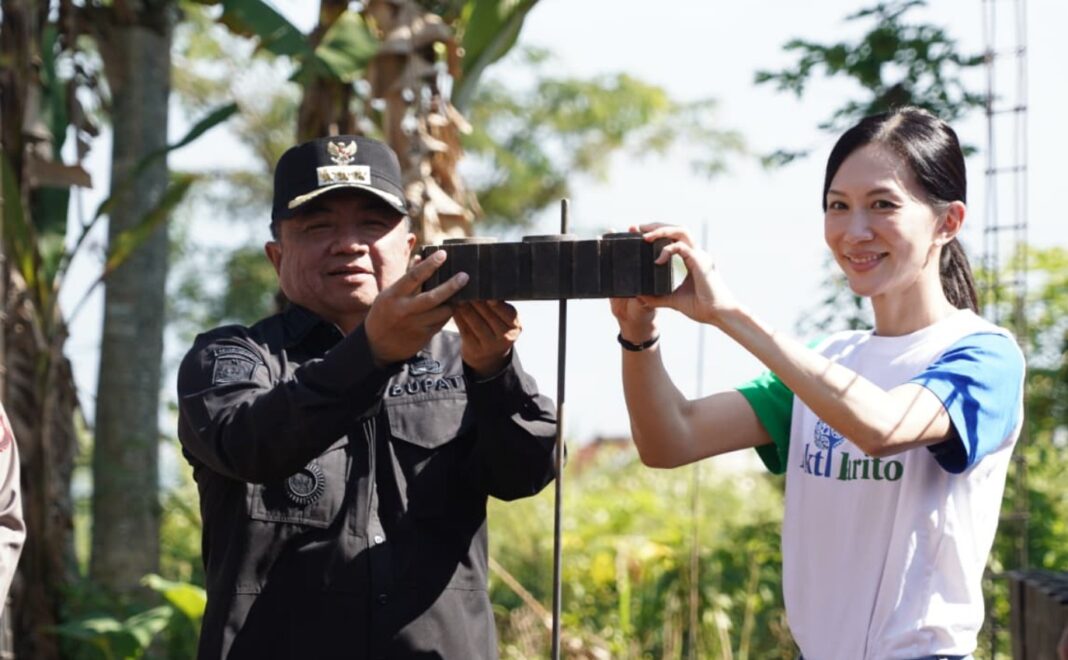 SDN 3 Sukanegla Garut Pakai Bata Plastik Daur Ulang - Berita Garut Lintas Priangan