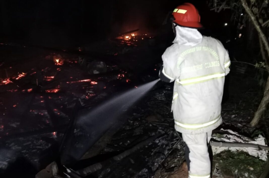 kebakaran kandang ayam Cijeungjing Ciamis