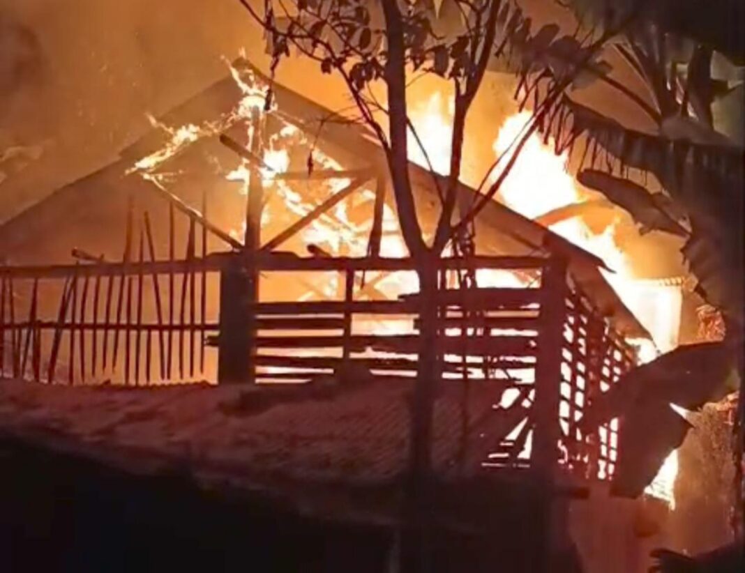kebakaran pabrik cobek kayu