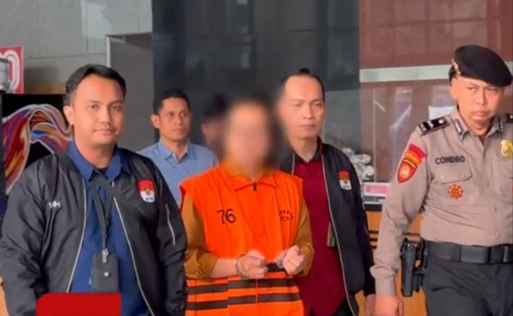 Kpk tangkap Eks Sekjen MPR - lintaspriangan