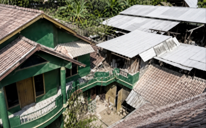Polusi pabrik kapur Cipatat - lintas priangan