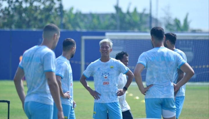 Suasana latihan Persib Bandung - lintaspriangan