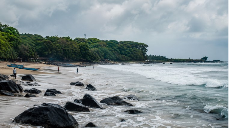 perairan garut pantai santolo waspada bmkg - berita garut