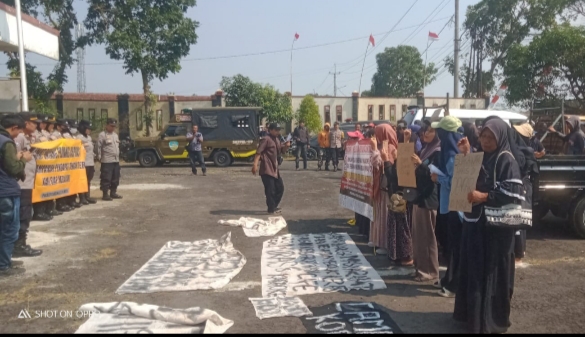 Aksi Demo Camat Indihiang Berakhir Damai-lintas priangan