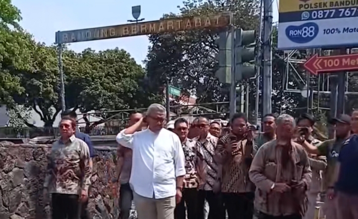 Farhan geram Penebangan 10 pohon tanpa izin - lintas priangan