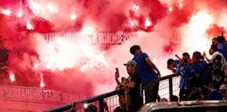 Sanksi AFC Persib, Bobotoh Jangan Cuma Marah! Siapa yang Bayar Dendanya? Sanksi AFC Persib - lintas priangan