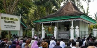 Tradisi Merlawu Wanasigra Digelar Hari Ini di Situs Gandoang Ciamis Tradisi Merlawu Wanasigra
